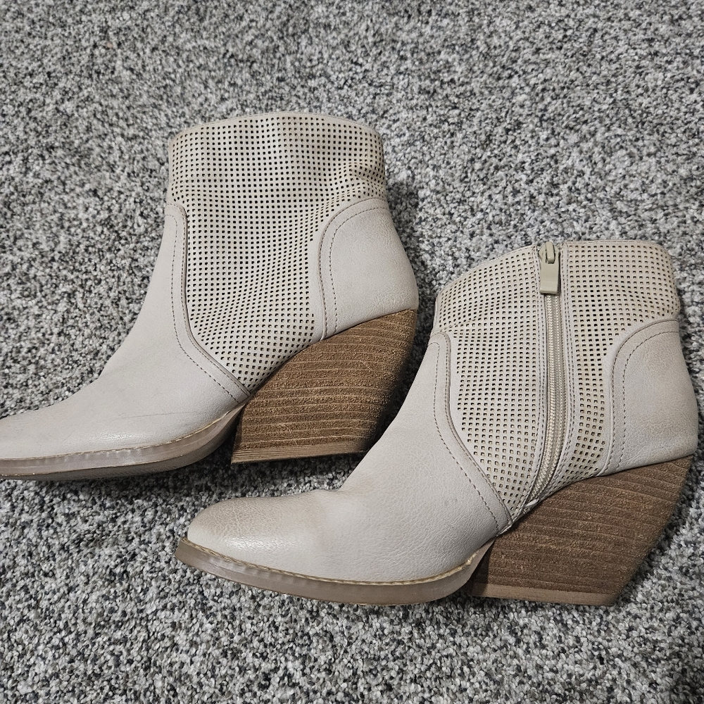 Heeled Booties W8.5
